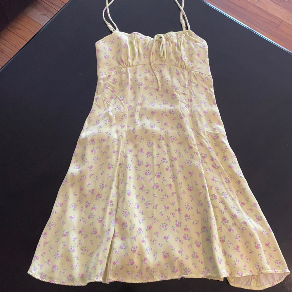 Zara floral dress 🌸